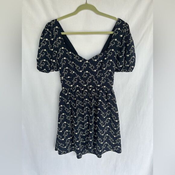 Francesca’s Sophia Tie Back Embroidered Mini Dress Size Large - Picture 3 of 9